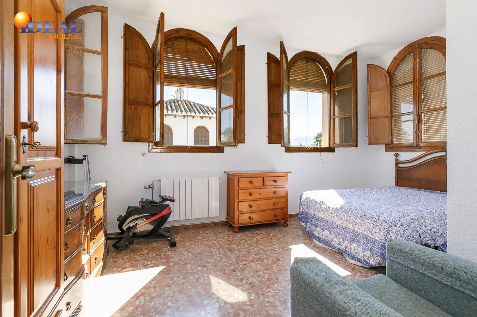 Habitación de Casa o chalet en venta en Ogíjares con Jardín privado, Terraza y Balcón