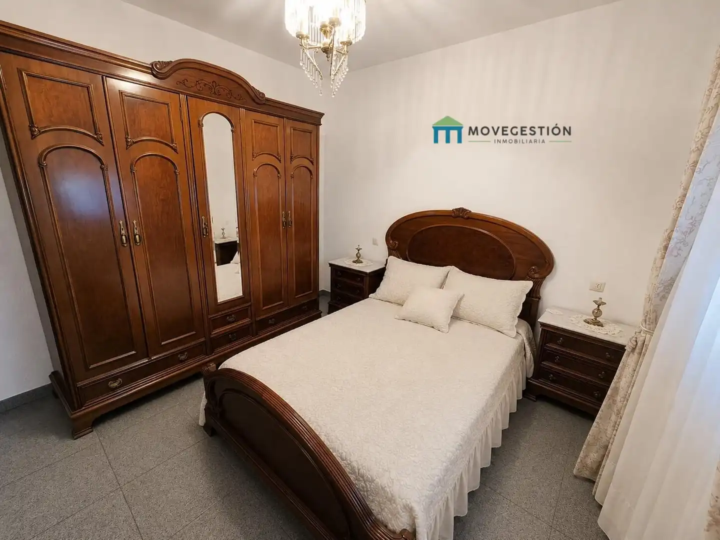 Dormitori de Casa o xalet en venda en Ubrique