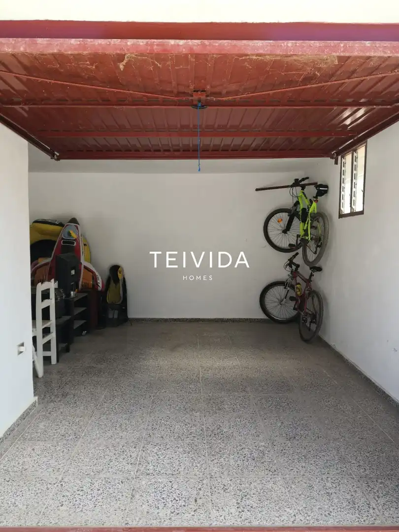 Aparcament de Casa adosada de lloguer en Santiago del Teide amb Piscina i Moblat