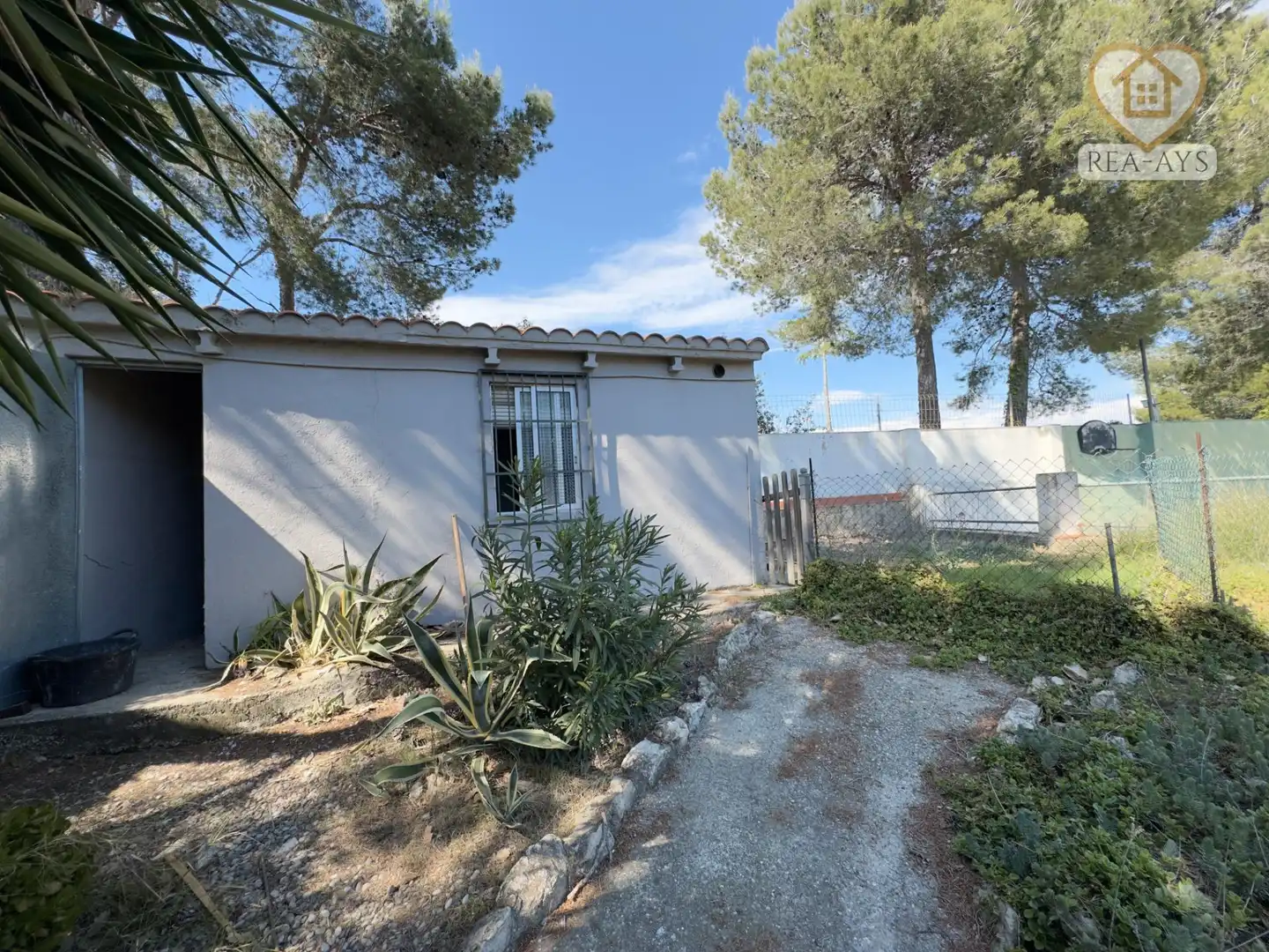 Vista exterior de Casa o xalet en venda en Vallirana amb Calefacció, Jardí privat i Terrassa