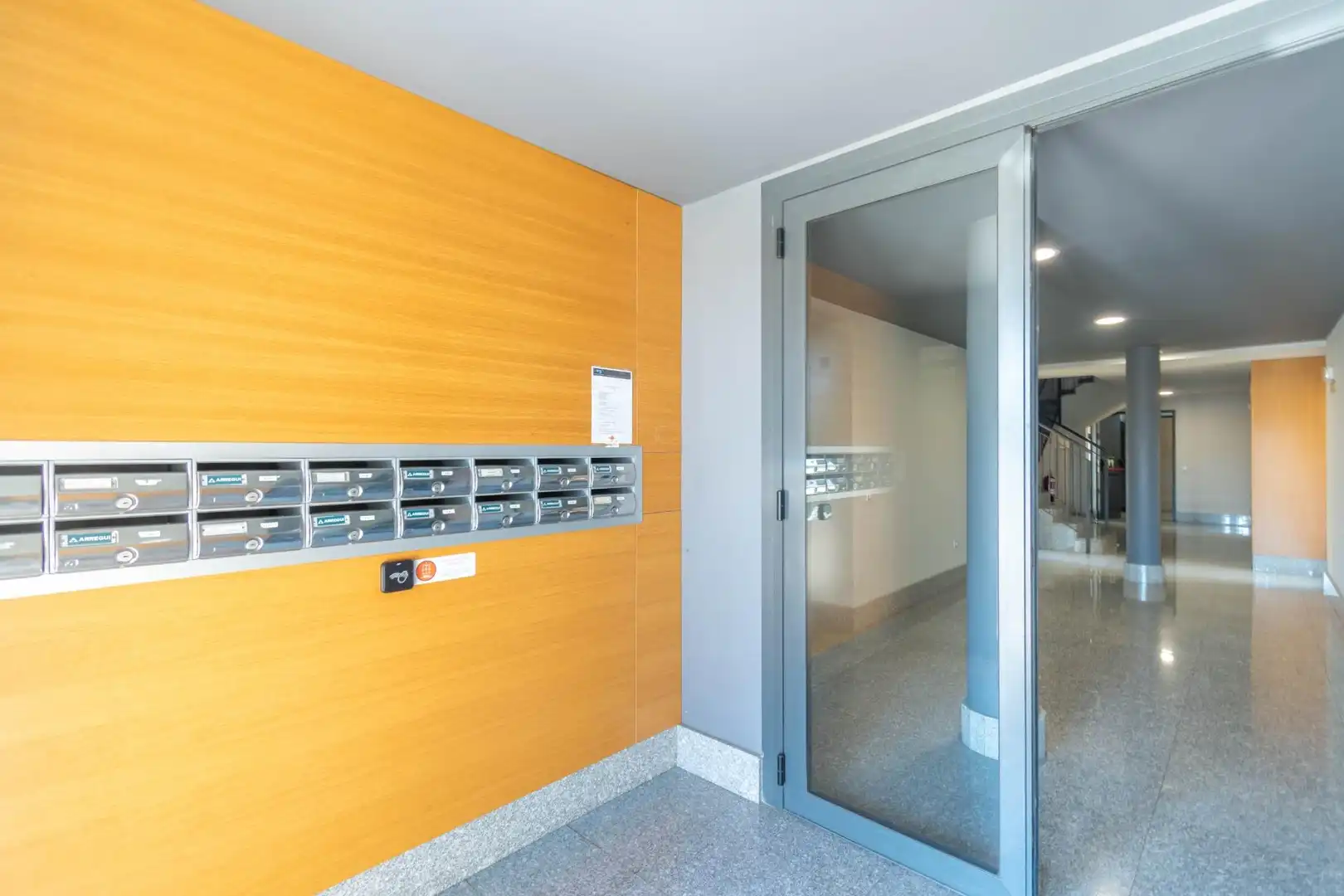 Piso en venta en Aranguren con Calefacción, Parquet y Trastero
