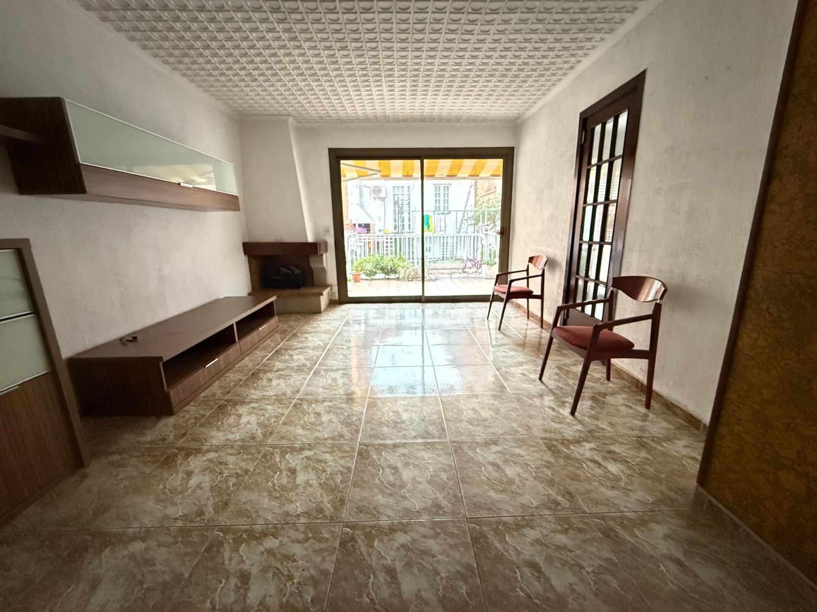 Sala d'estar de Casa o xalet en venda en L'Hospitalet de Llobregat