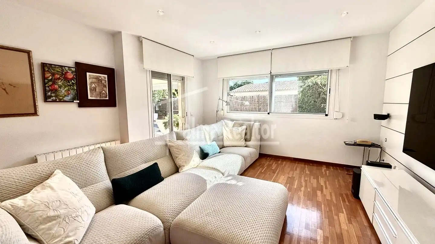 Sala d'estar de Dúplex en venda en  Palma de Mallorca amb Aire condicionat, Calefacció i Jardí privat