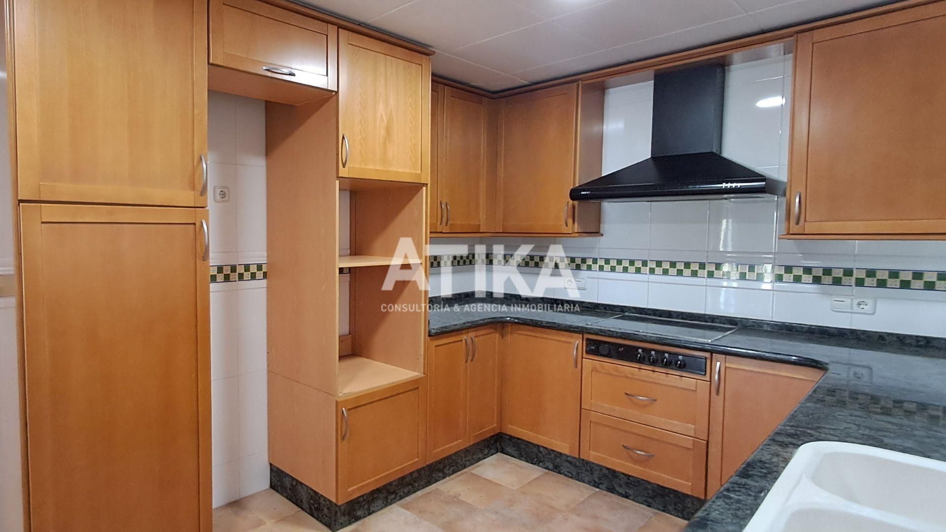 Cuina de Pis en venda en Ontinyent amb Aire condicionat, Terrassa i Traster