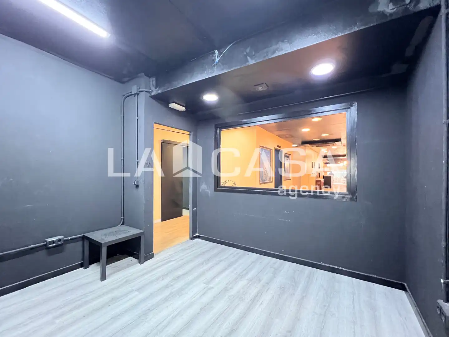 Business premises for sale in Artigues - Llefià, imagen 8