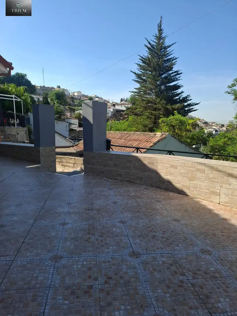 Terrasse von Einfamilien-Reihenhaus zum Verkauf in Pinos Puente mit Klimaanlage