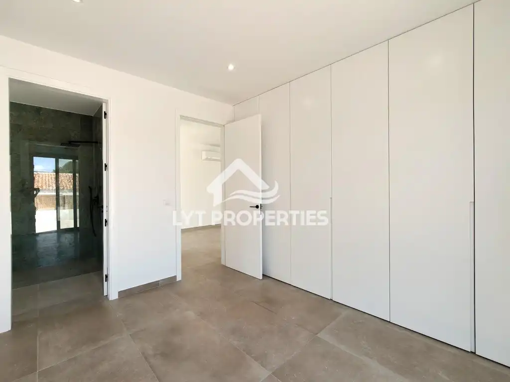 Houses for sale in Jávea / Xàbia  with Air Conditioner, Private garden and Terrace