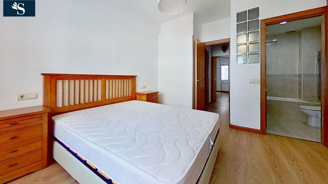 Dormitori de Pis de lloguer en  Madrid Capital amb Aire condicionat, Calefacció i Terrassa