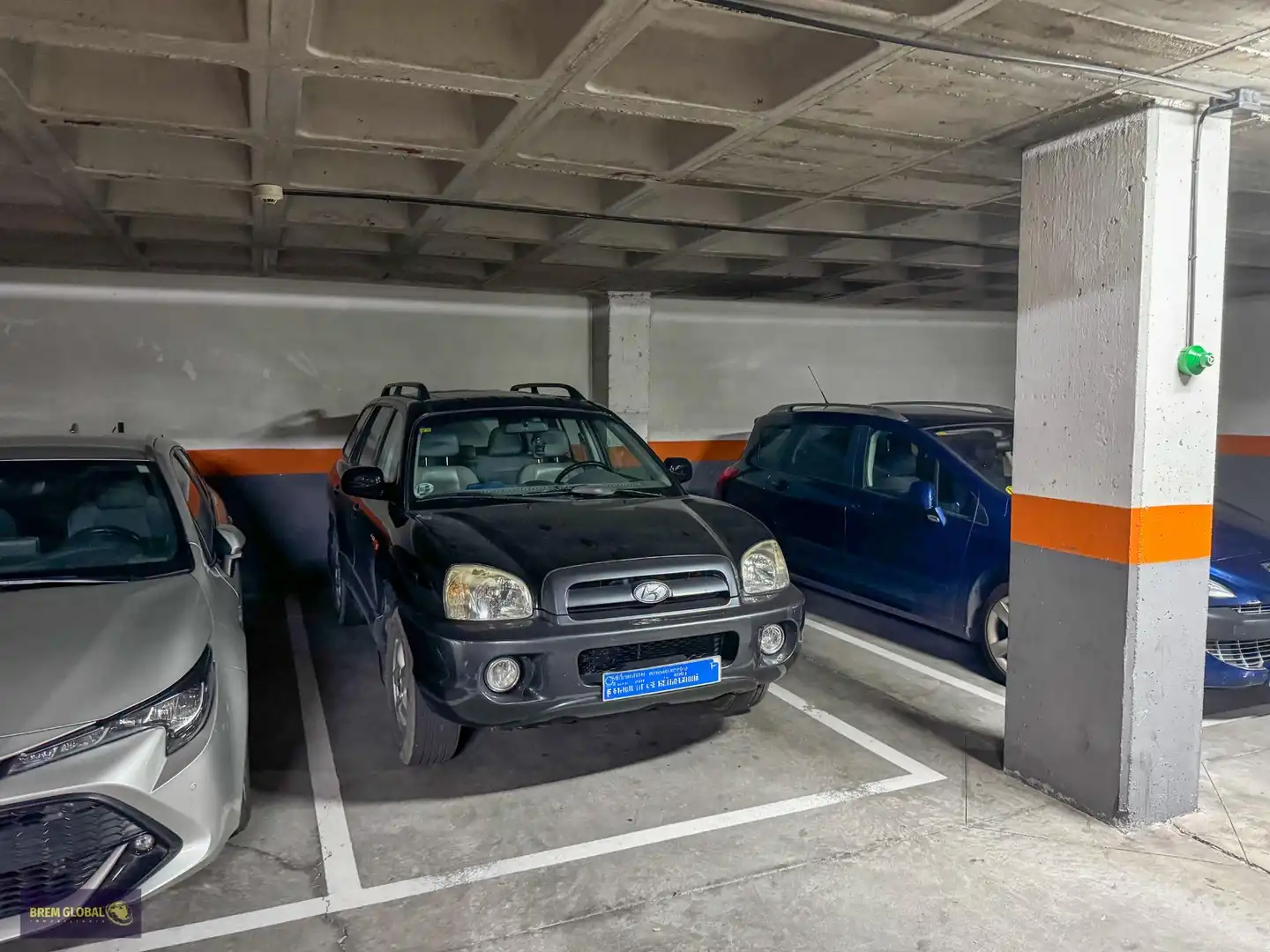 Parking de Piso en venta en Madrid con Aire acondicionado, Calefacción y Jardín privado