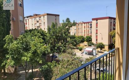 Außenansicht von Wohnung zum verkauf in Algeciras mit Klimaanlage, Terrasse und Balkon