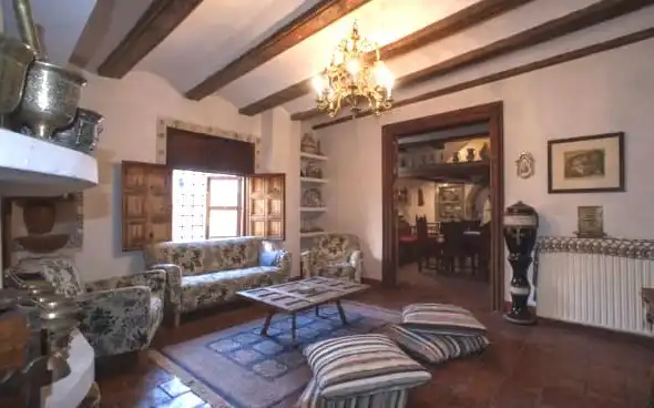Sala d'estar de Finca rústica en venda en Rubielos de Mora amb Aire condicionat, Calefacció i Terrassa