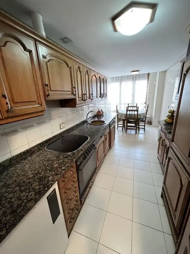 Cocina de Piso en venta en Medina de Pomar con Calefacción, Trastero y Amueblado