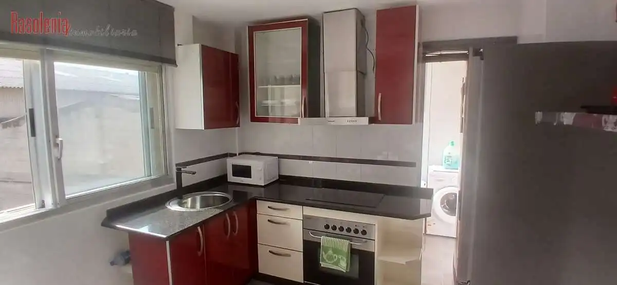 Cocina de Piso en venta en Cambre  con Calefacción, Trastero y Amueblado