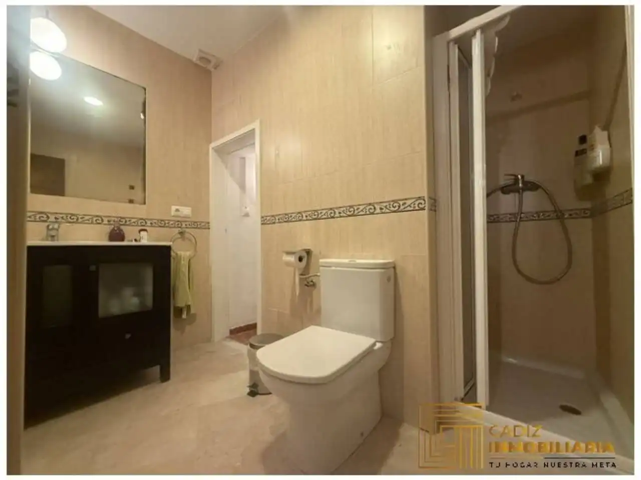 Badezimmer von Wohnung zum Verkauf in Cádiz mit Klimaanlage