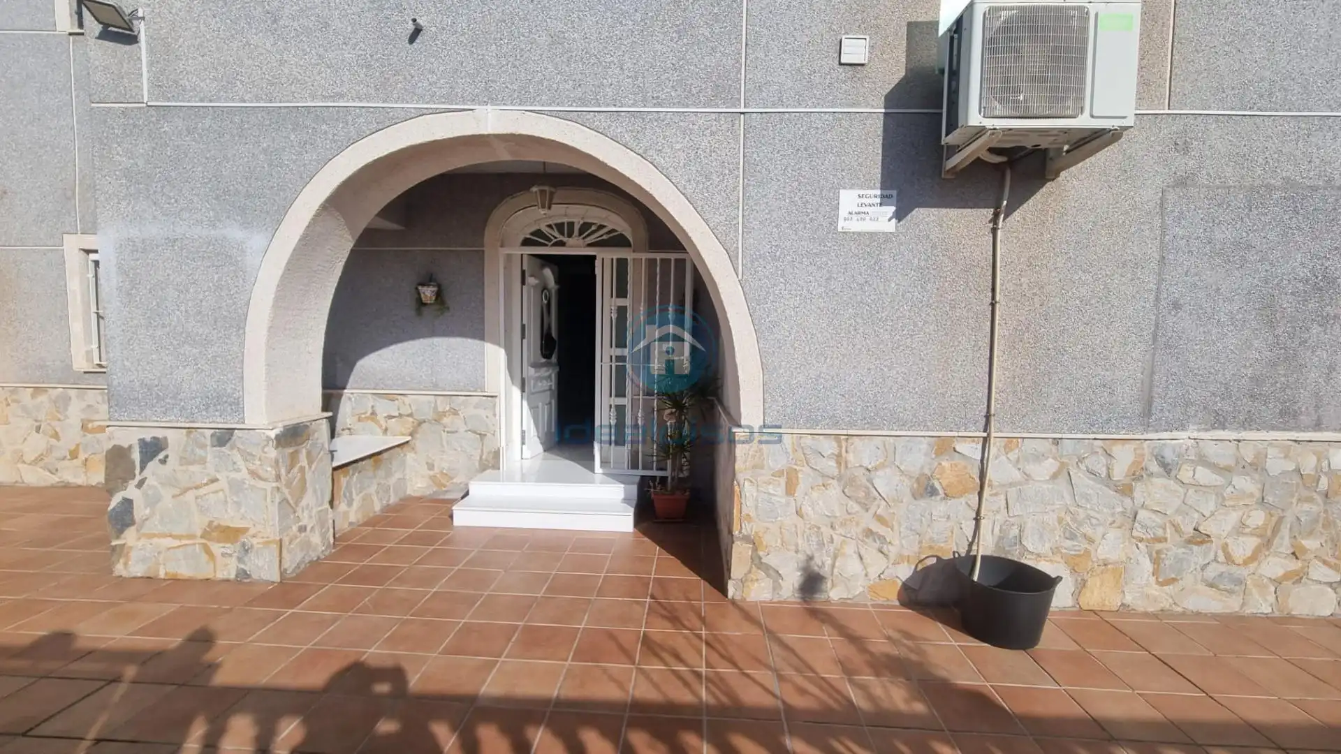 Casa o xalet en venda en Alicante / Alacant amb Aire condicionat, Jardí privat i Terrassa