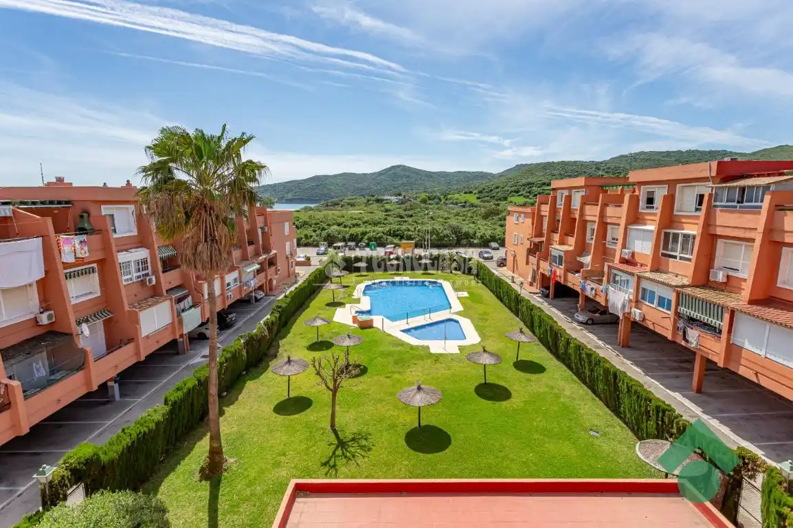 Vista exterior de Piso en venta en Algeciras con Amueblado y Piscina comunitaria