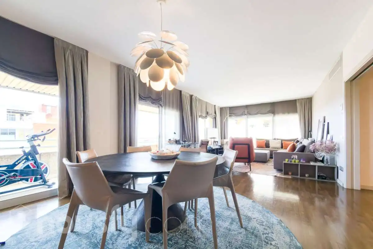 Comedor de Piso en venta en Barcelona con Aire acondicionado, Calefacción y Jardín privado