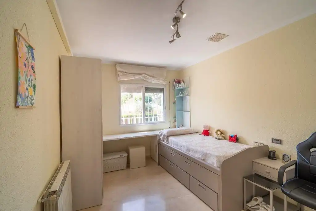 Habitación de Casa o chalet en venta en Flix con Calefacción, Piscina y Amueblado
