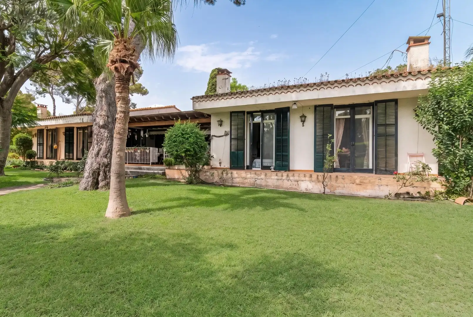 Vista exterior de Casa o xalet en venda en Castellón de la Plana / Castelló de la Plana amb Calefacció, Jardí privat i Terrassa