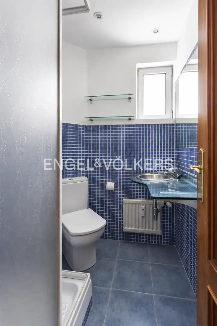 Baño de Piso en venta en Madrid con Calefacción y Balcón