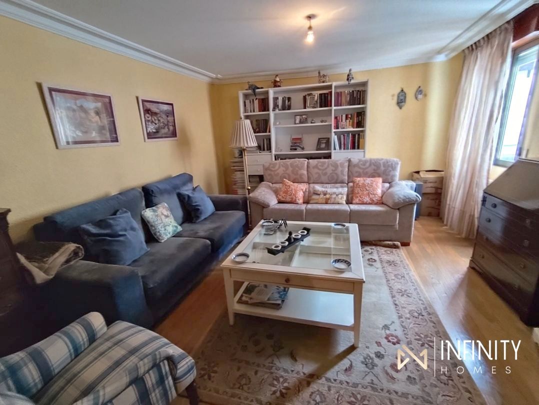 Living room of Flat for sale in Bilbao   with Heating and Furnished
