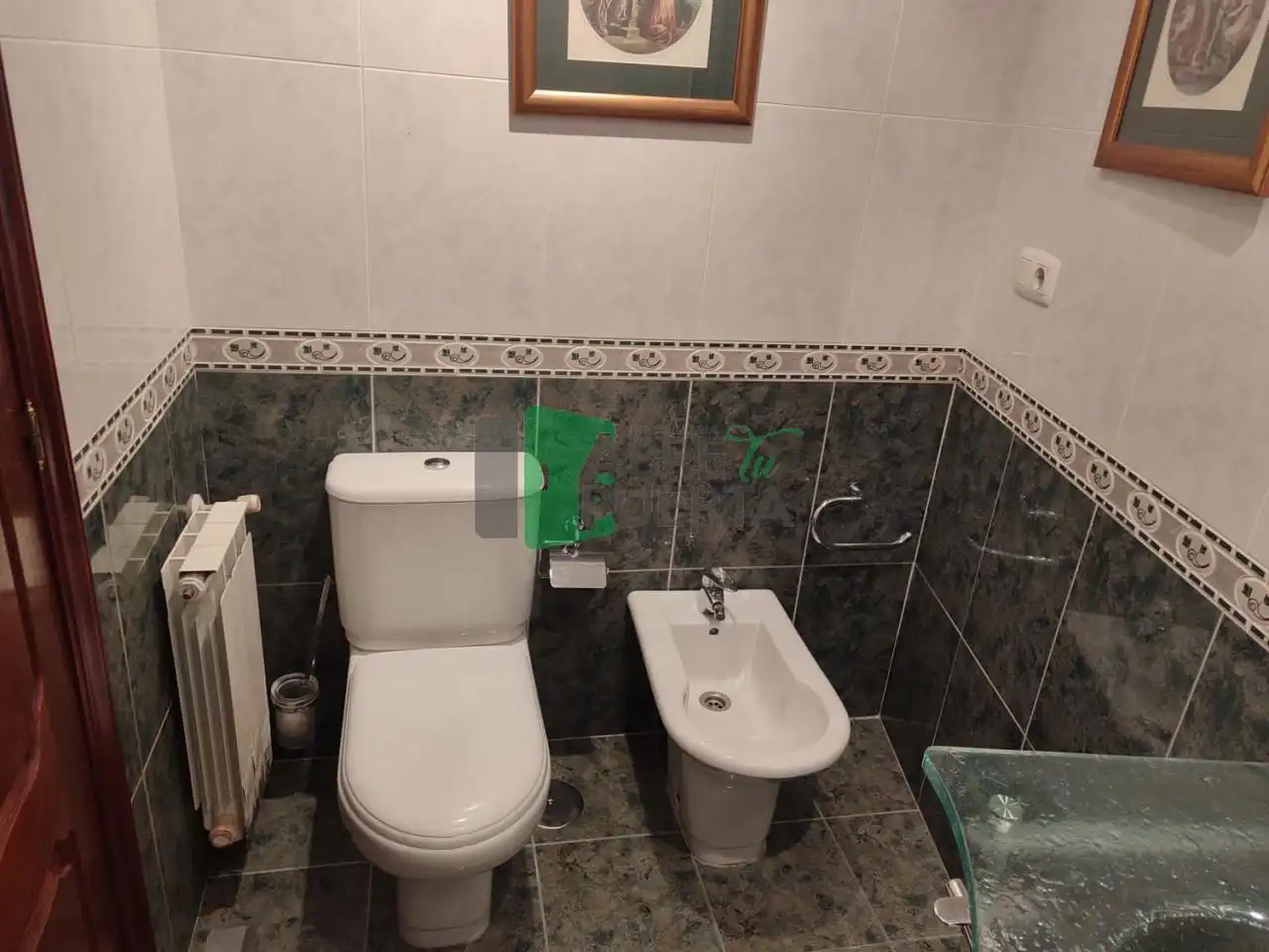 Baño de Piso de alquiler en Ourense Capital  con Calefacción, Parquet y Trastero