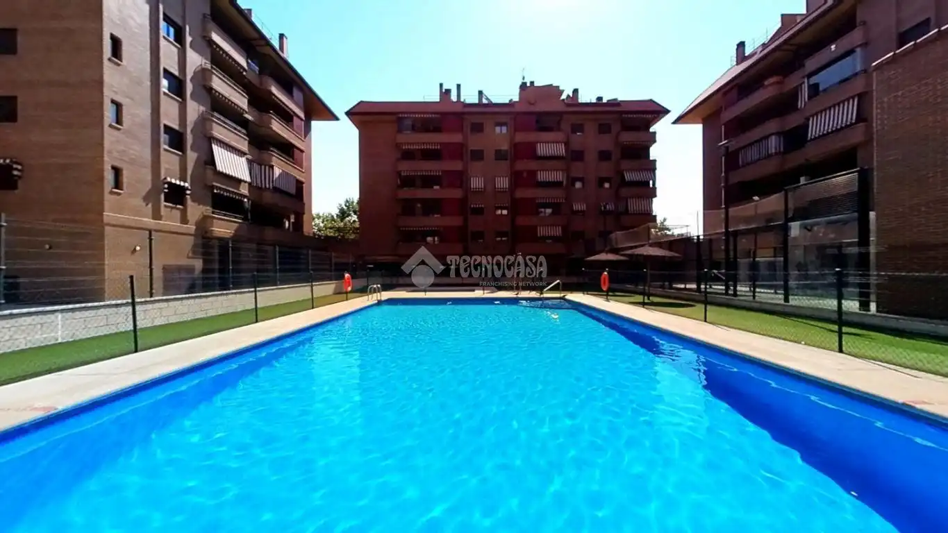 Swimming pool of Flat for sale in Alcalá de Henares  with Air Conditioner, Terrace and Storage room