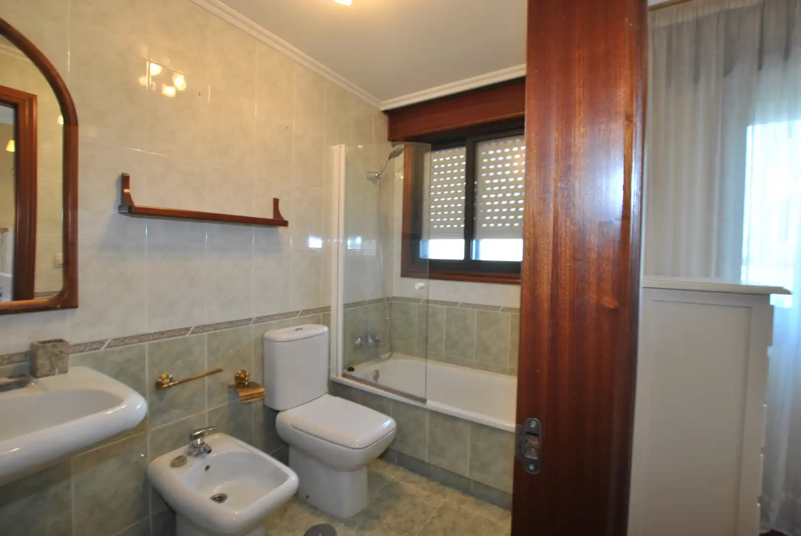 Bathroom of Flat for sale in Vigo   with Heating, Private garden and Parquet flooring