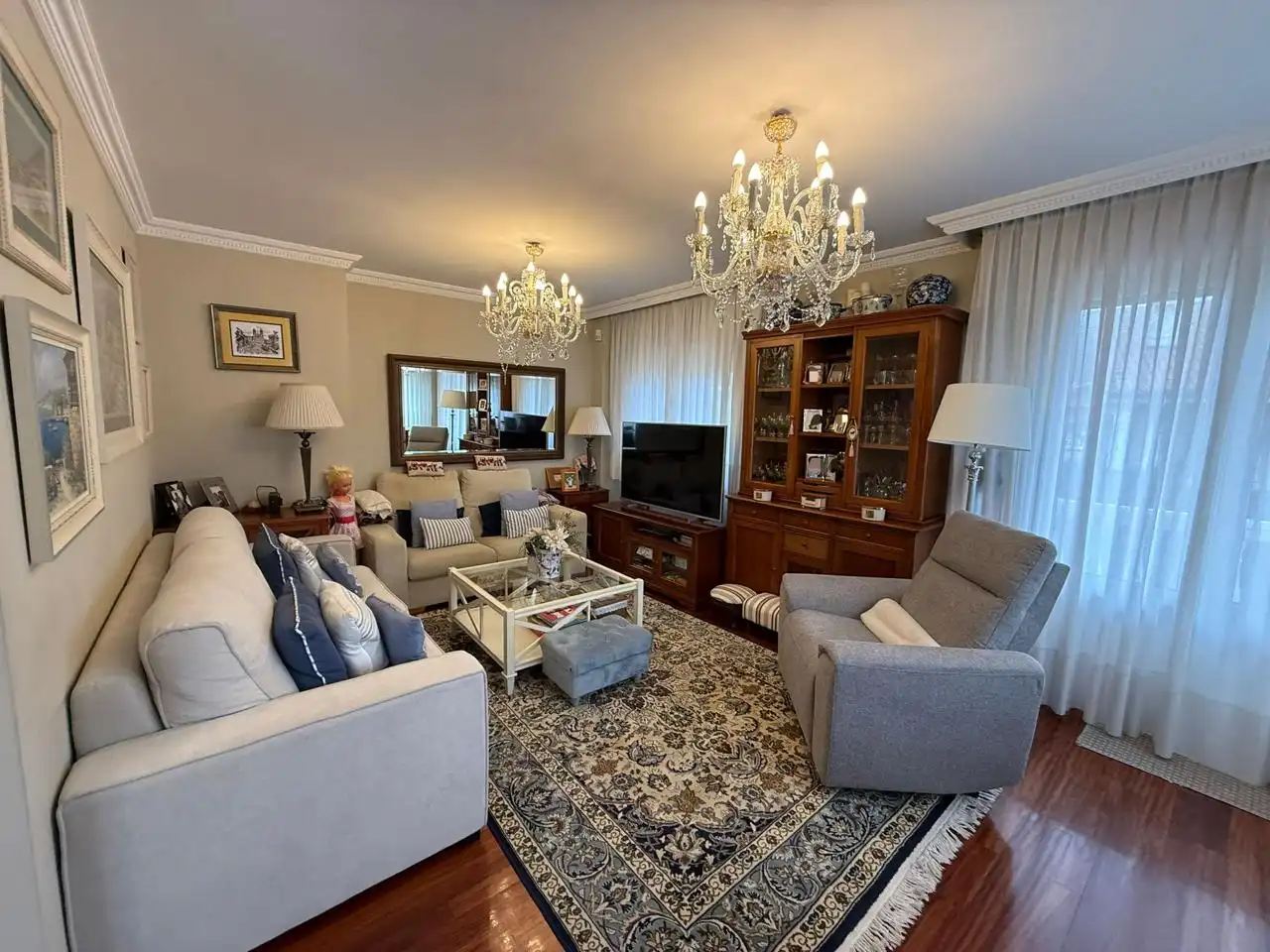 Sala de estar de Casa o chalet en venta en Castro-Urdiales con Calefacción, Jardín privado y Terraza
