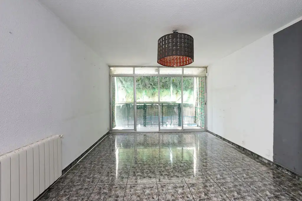 Sala d'estar de Pis en venda en L'Hospitalet de Llobregat
