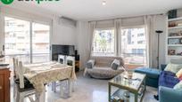 Living room of Flat for sale in  Granada Capital  with Heating, Parquet flooring and Balcony