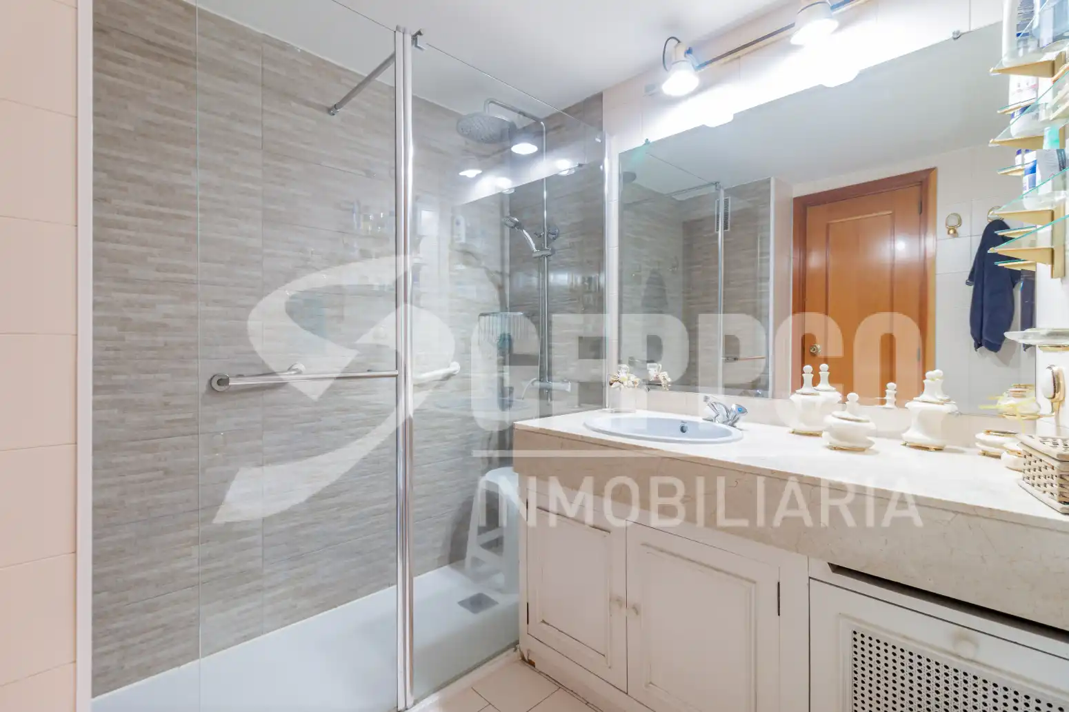 Bathroom of Flat for sale in Madrid  with Heating