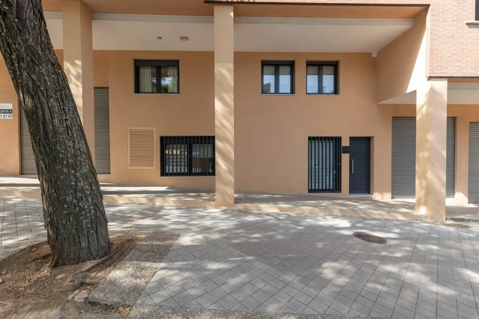 Vista exterior de Pis en venda en Granada amb Aire condicionat i Calefacció