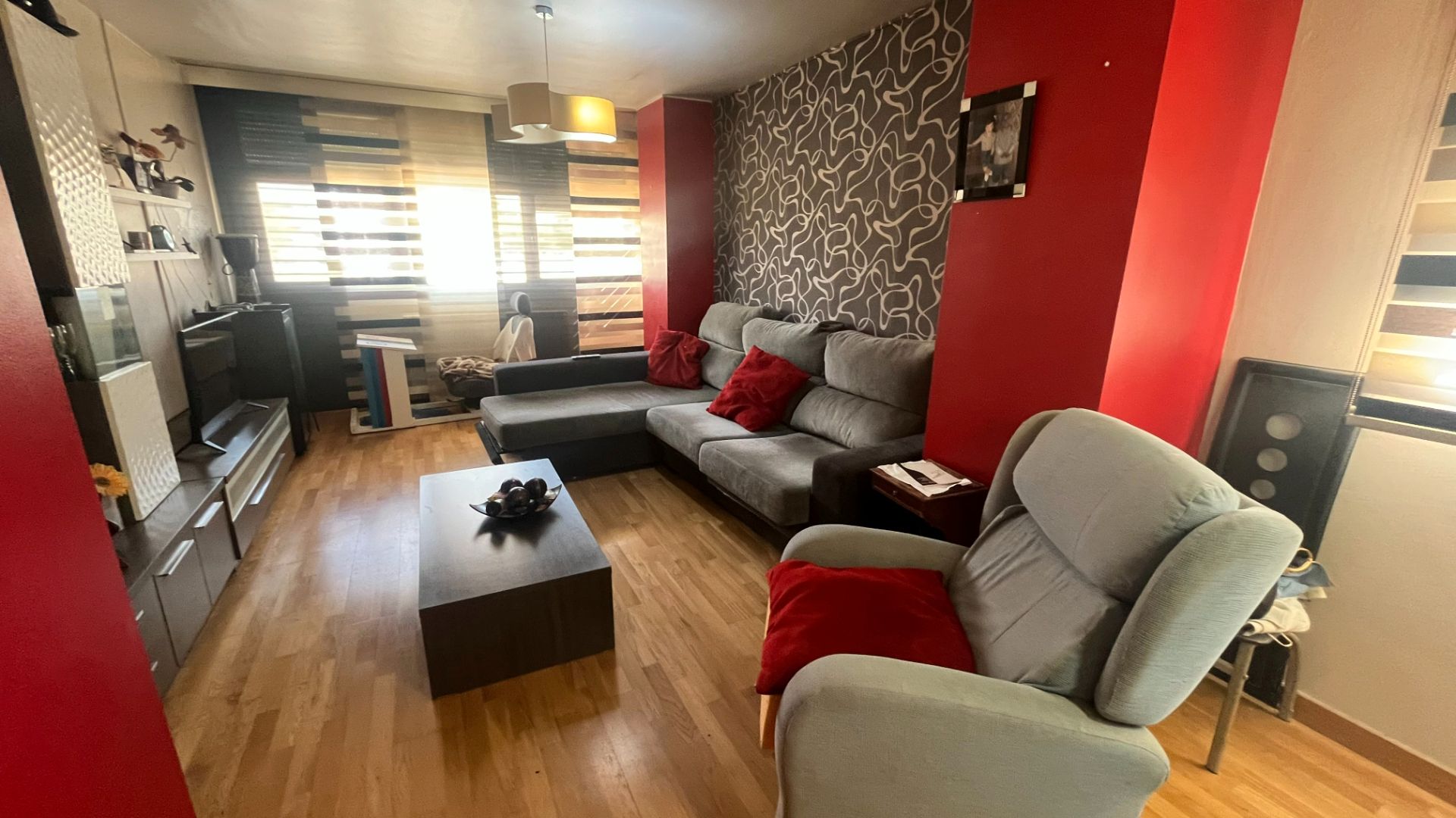 Living room of Flat for sale in Valladolid Capital  with Heating, Parquet flooring and Storage room