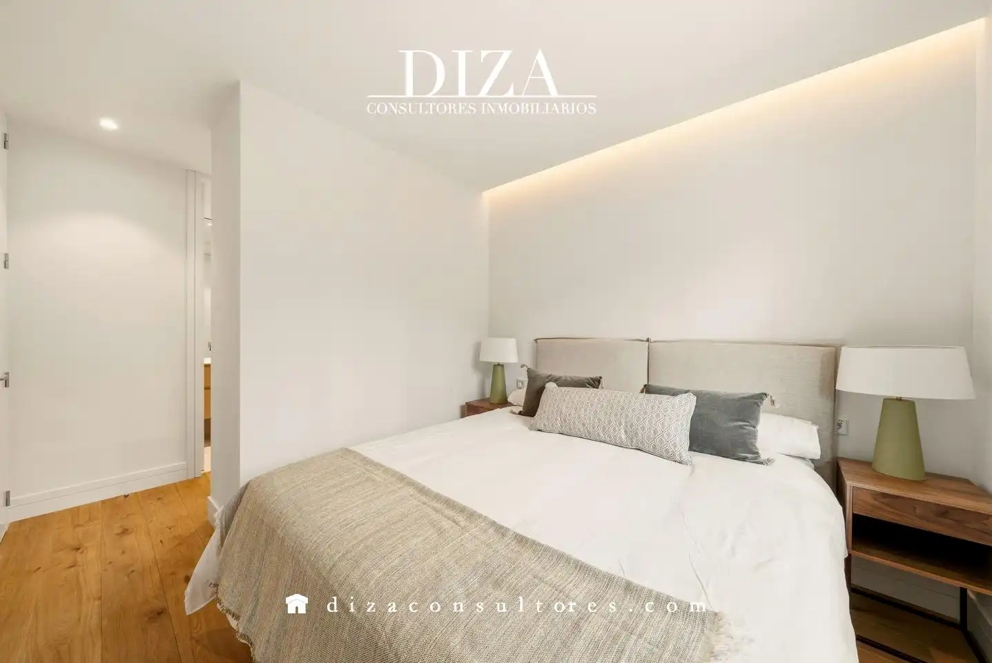 Bedroom of Flat for sale in Madrid  with Air Conditioner, Heating and Parquet flooring