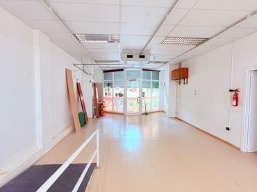 Local comercial en alquiler en Poble