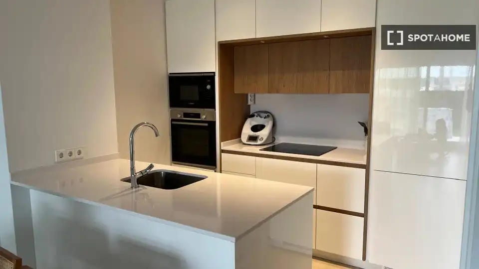 Cocina de Apartamento para compartir en Vélez-Málaga con Aire acondicionado, Terraza y Amueblado