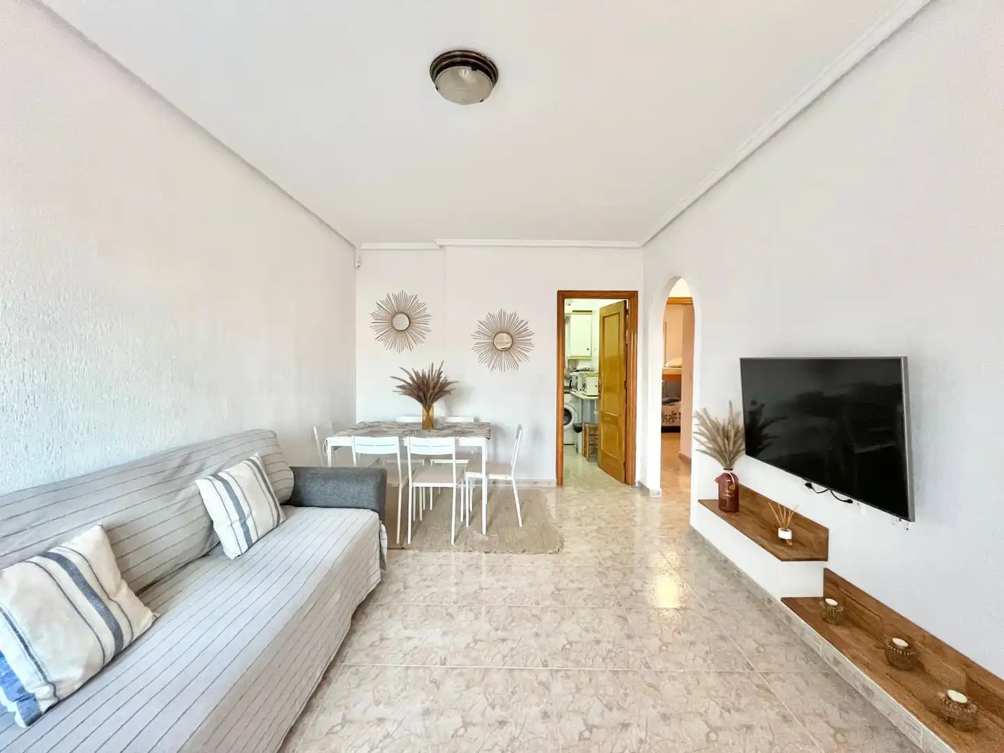 Sala de estar de Planta baja de alquiler en Torrevieja con Calefacción, Piscina y Amueblado
