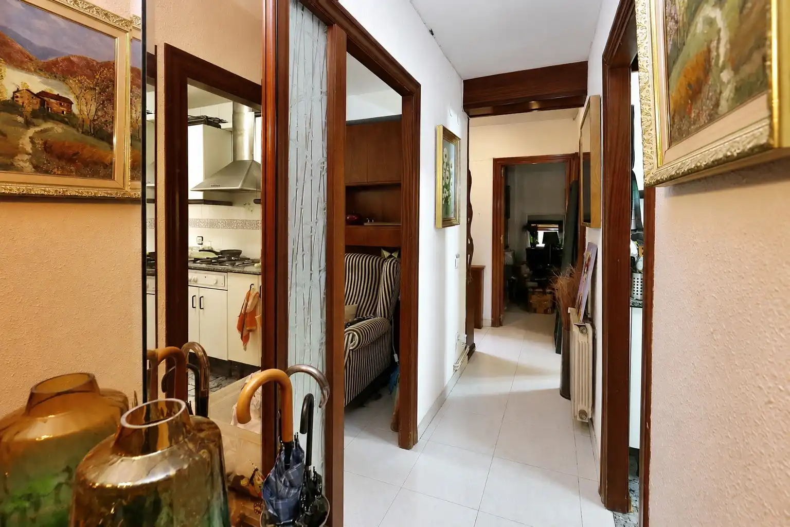 Piso en venta en Barcelona con Calefacción, Horno y Balcón