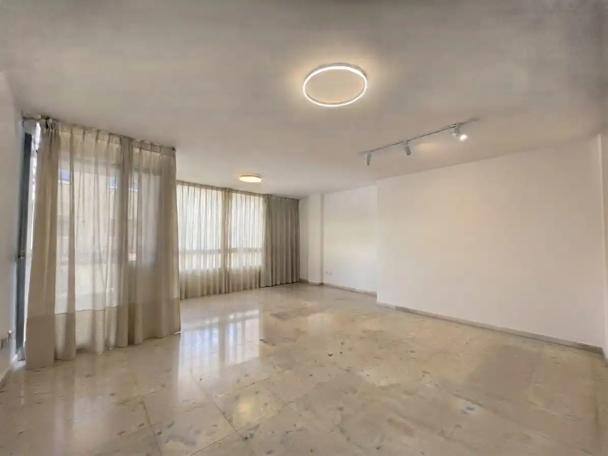 Appartamento con ascensore in vendita a Calle Virgen del Rocio 6, imagen 2