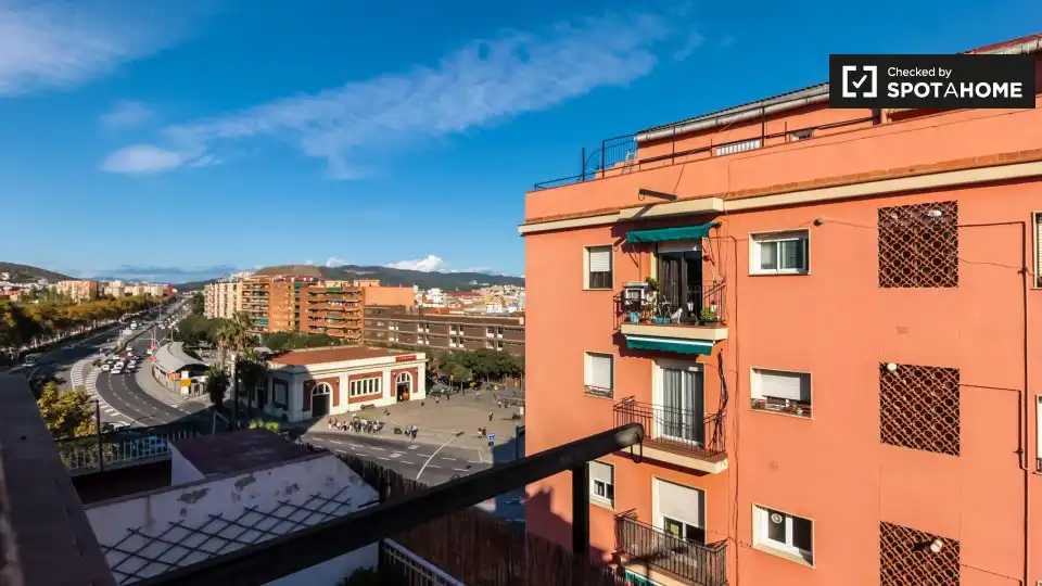 Vista exterior de Piso de alquiler en Barcelona con Aire acondicionado, Calefacción y Amueblado