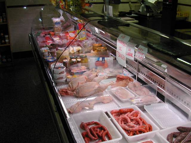 Local comercial en Venta en Calle de Perez Galdos en Reyes Católicos - Paseo San Antonio