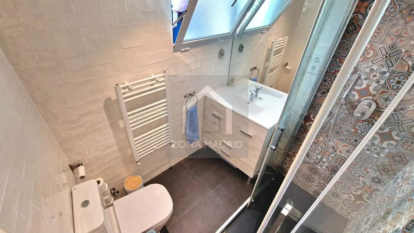 Baño de Piso en venta en Madrid con Aire acondicionado, Terraza y Amueblado