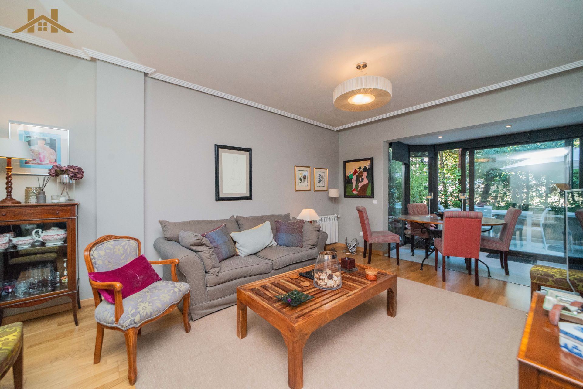 Living room of Flat for sale in Torrelodones  with Air Conditioner, Heating and Parquet flooring