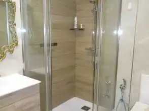 Bany de Estudi de lloguer en Gijón  amb Calefacció, Parquet i Moblat