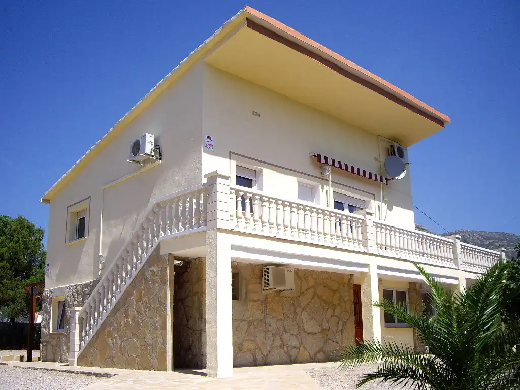 Vista exterior de Casa o xalet en venda en Pratdip amb Aire condicionat, Calefacció i Jardí privat