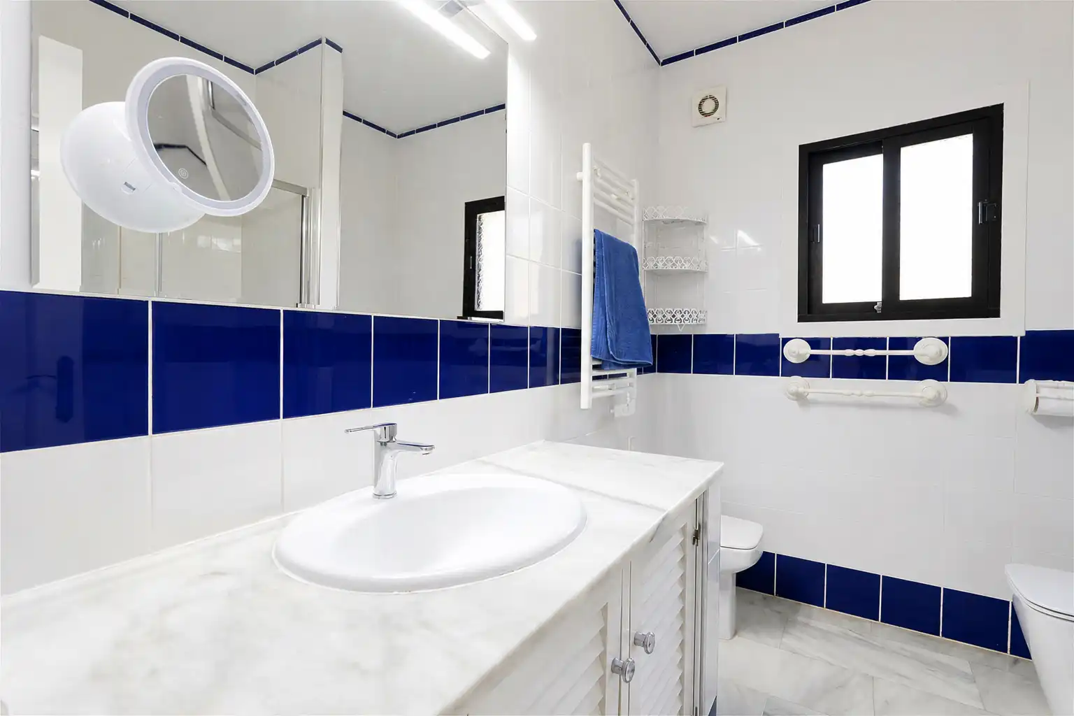 Bany de Casa o xalet en venda en Mijas amb Aire condicionat, Jardí privat i Terrassa