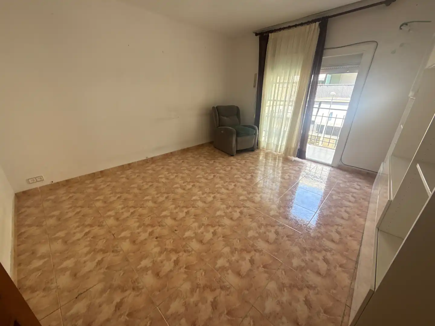 Living room of Flat for sale in Vilanova i la Geltrú  with Oven and Balcony