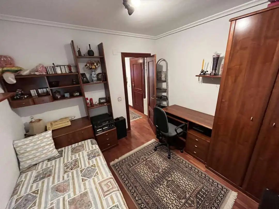 Habitación de Piso en venta en Medina de Pomar con Calefacción, Trastero y Amueblado