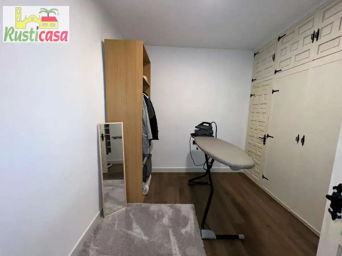 Dormitori de Casa o xalet en venda en Baños de la Encina amb Terrassa i Balcó